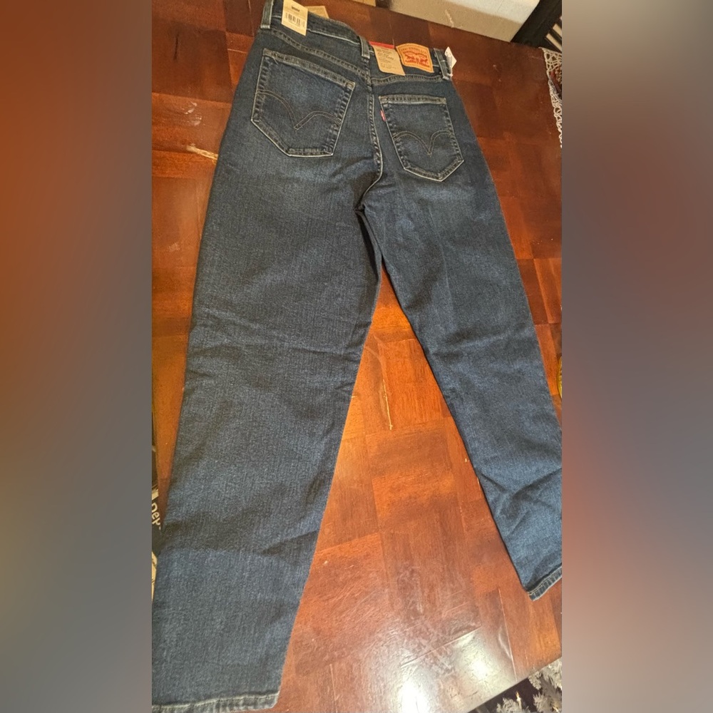 NWT Levi's High Waisted Mom Jean 29x29 - Picture 3 of 9